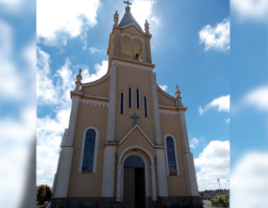 Imagem da Igreja São João Batista em Esmeralda