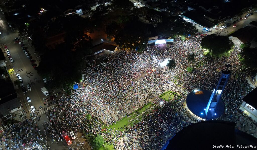 Procissão luminosa